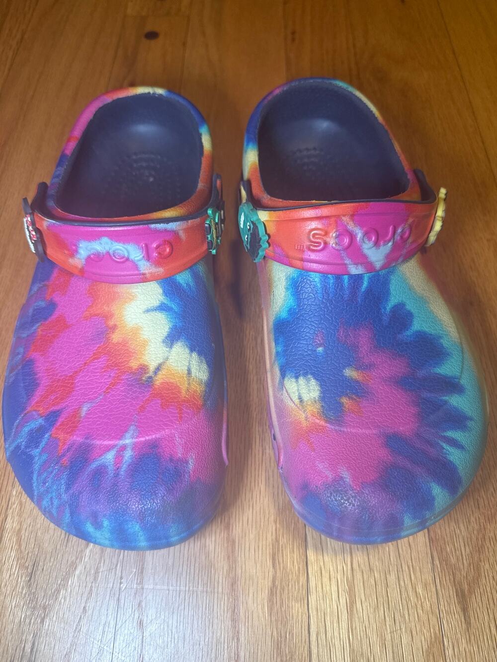 Crocs Classic Tie Dye Clogs Rainbow Women’s 7 Men’s 5 Comfort Shoes